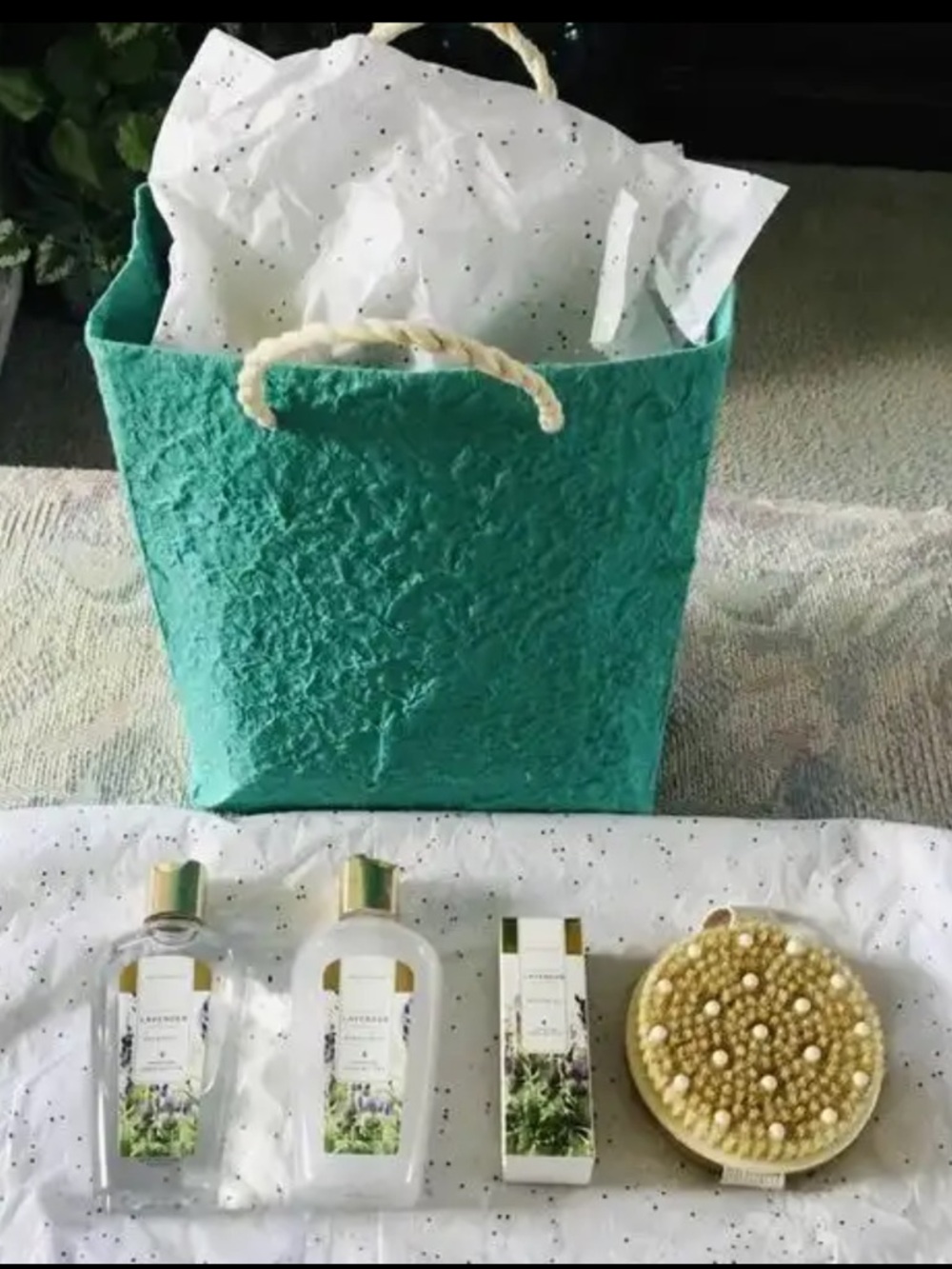 New 4 Piece Bath & Body Gift Set - Lavendar